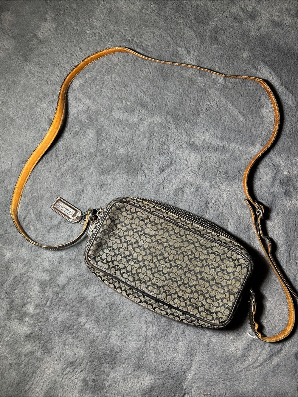Vintage Coach Mini Signature Jacquard Crossbody Camera Bag Style 6341